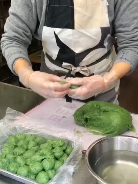 よもぎだんごが出来るまで 2.ご注文をいただいてからお作り致しております - 01