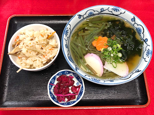 ただいまのおすすめメニュー よもぎうどん定食