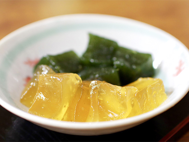 ただいまのおすすめメニュー よもぎ・本わらび餅 2種盛り